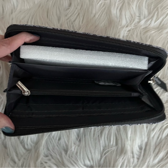 {Simply Southern} Snakeskin Print Wallet Wristlet with Zip Around Closure - NWT - Picture 6 of 7